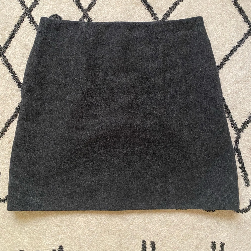 Uniqlo Grey textured weaved skirt